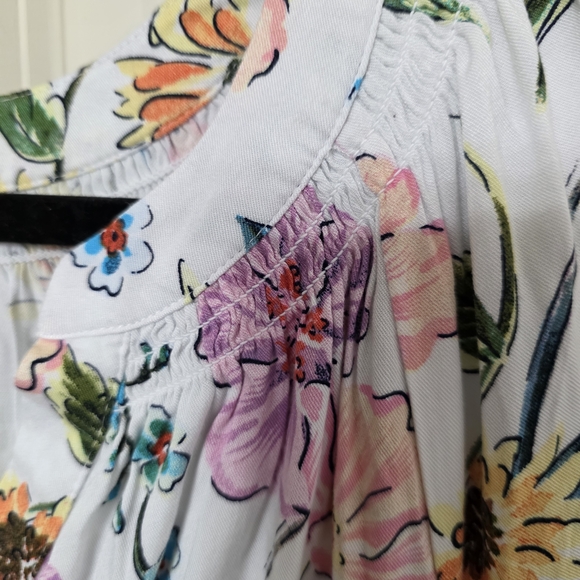 Crown & Ivy Flower Shirt - Picture 4 of 6